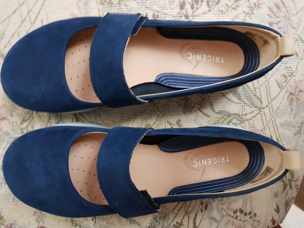 BNIB Clarks Trigenic Carrie Nubuck Navy Blue in original box sticker