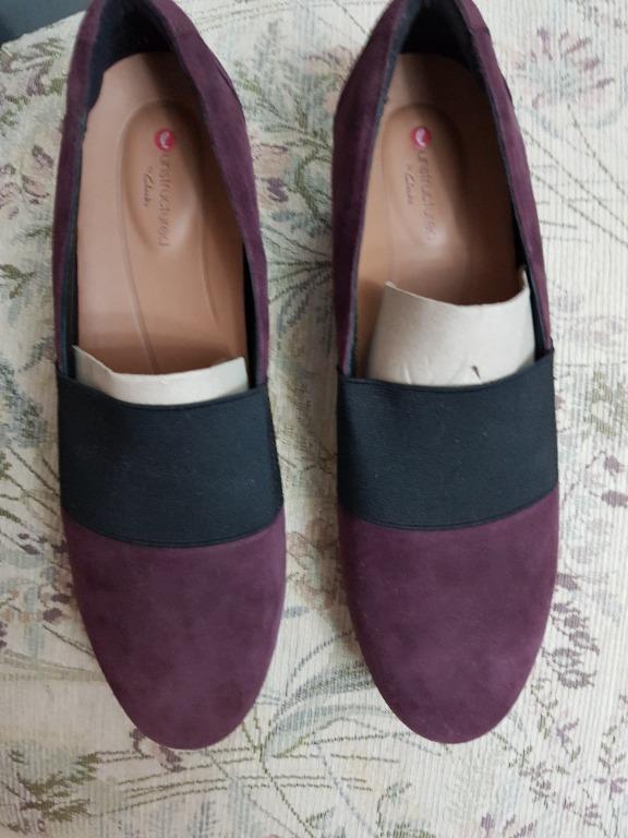 Odds dilemma comb BNIB Clarks Unstructured Blush Lo Aubergine Suede, Women's Fashion,  Footwear, Loafers on Carousell