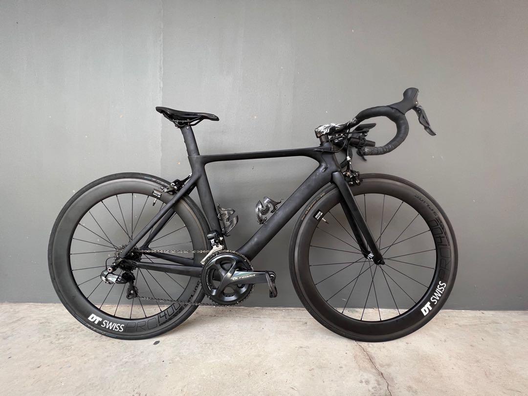 Custom carbon sales road bike