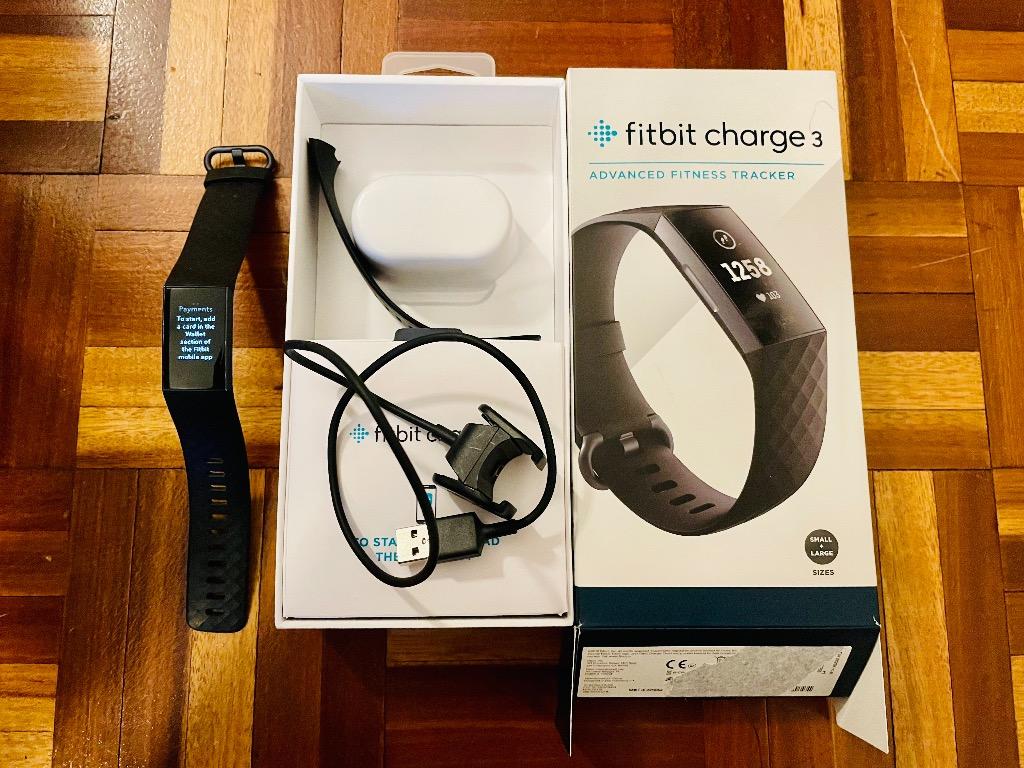 Fitbit charge 3 size on sale