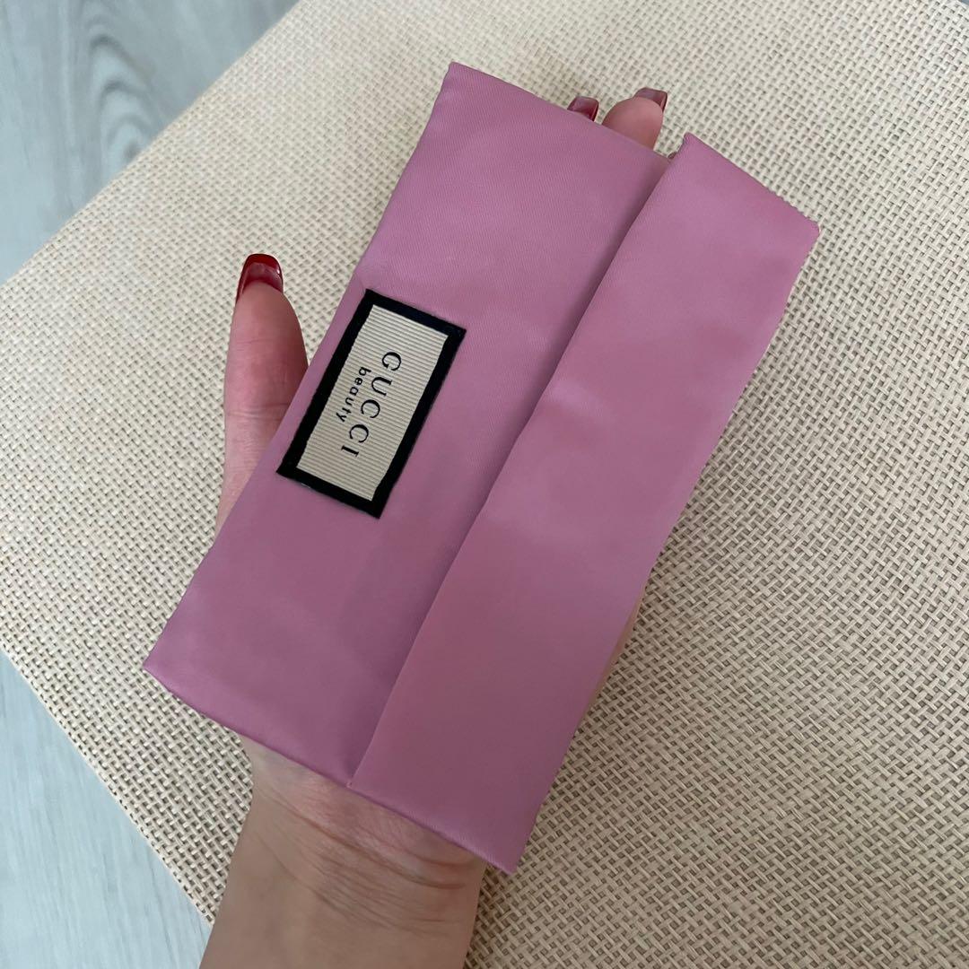 Gucci pink hair comb, Beauty & Personal Care, Hair on Carousell