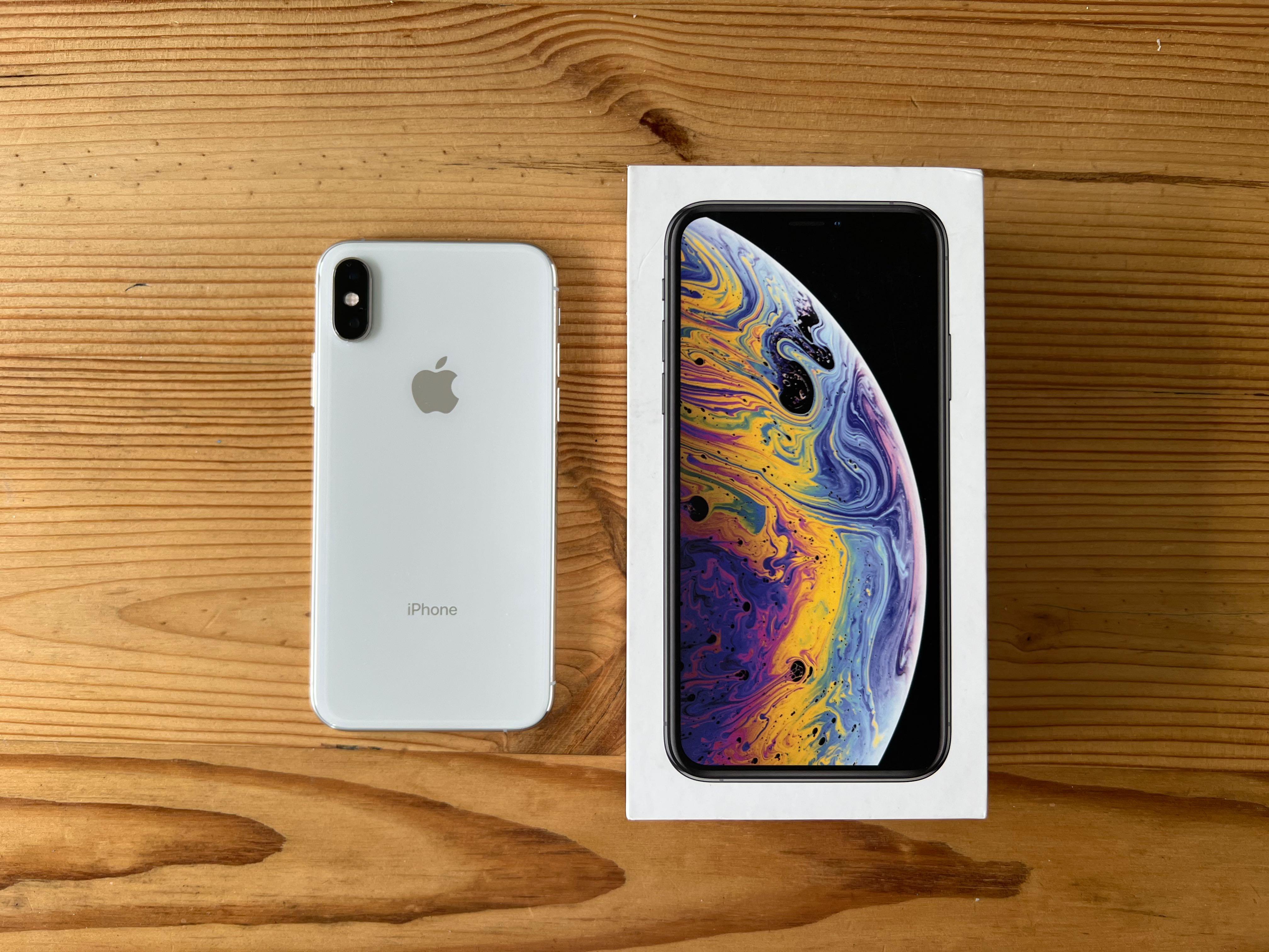 iPhone XS Silver | 256GB | Globe, Mobile Phones & Gadgets