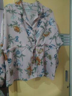 Kemeja pink bunga"