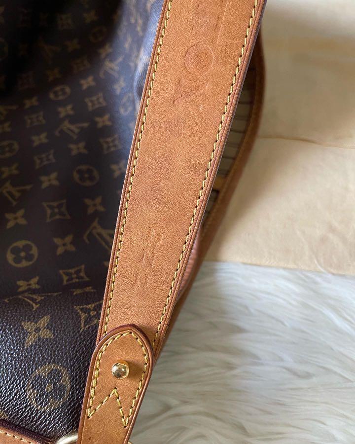 Louis Vuitton Delightful MM (Category: Luxury Bags & Wallets) located in Manila. Submitted by bagsandeverything_02 (Listing ID 1138195524, Image 3). Description: Delight MM Pristine condition Comes with cards and dust bag 35k only Hot stamped, please check photos Price is final.