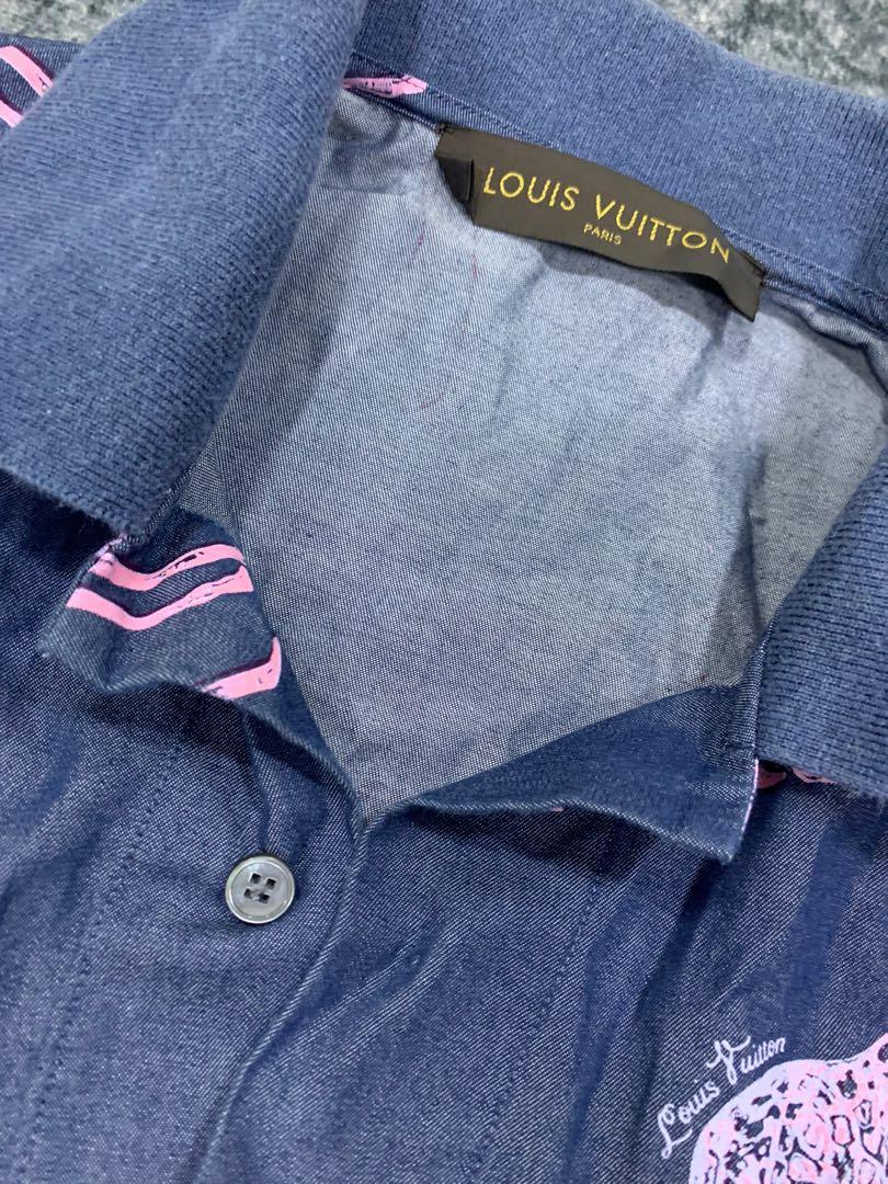 Louis Vuitton Giraffe design blue Polo tee, Men's Fashion, Tops & Sets,  Tshirts & Polo Shirts on Carousell