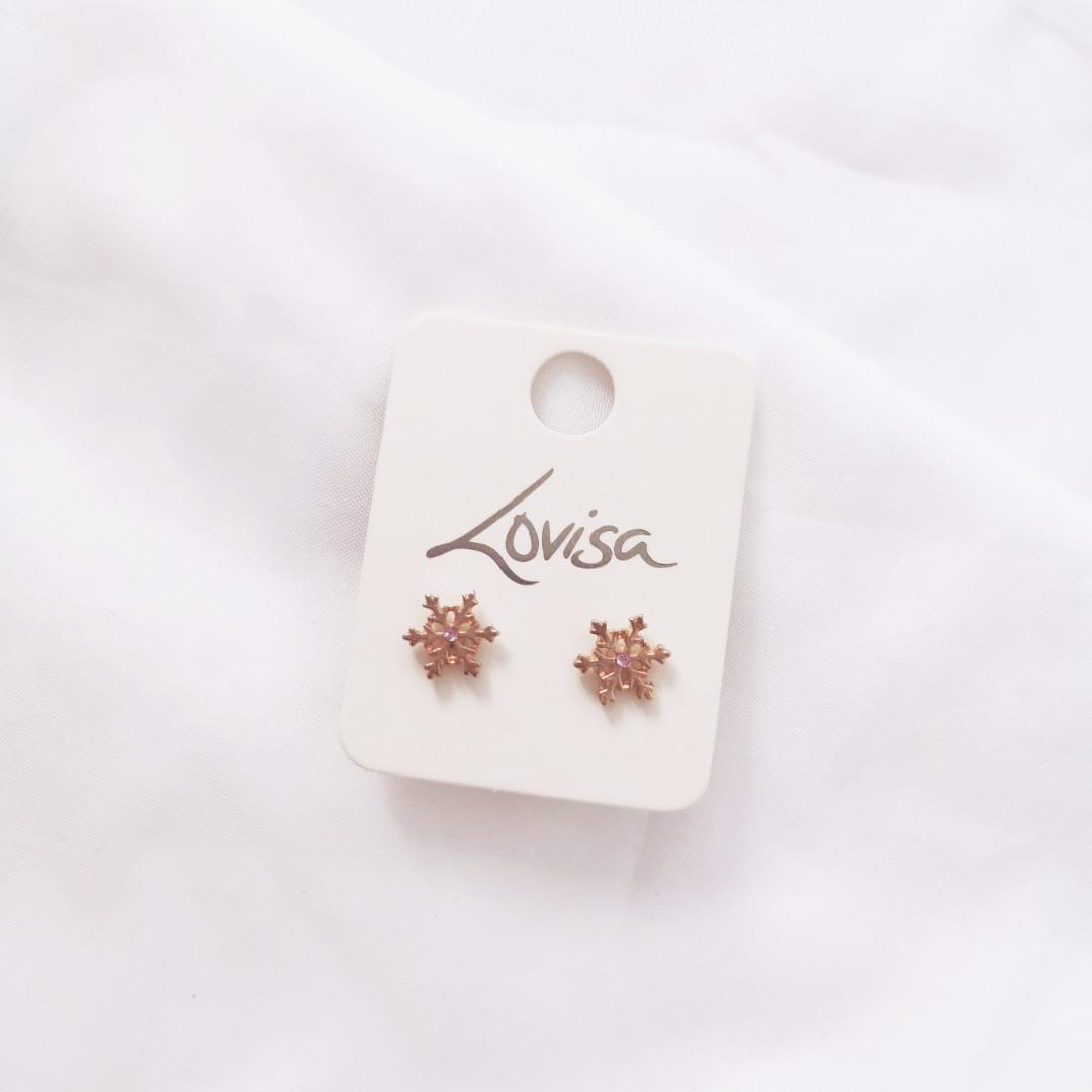 Rose Gold Diamante Swirl Pearl Stud Earrings | Pearl stud earrings, Pearl  studs, Stud earrings