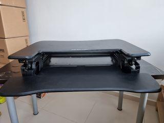 Manual Standing Desk in Black