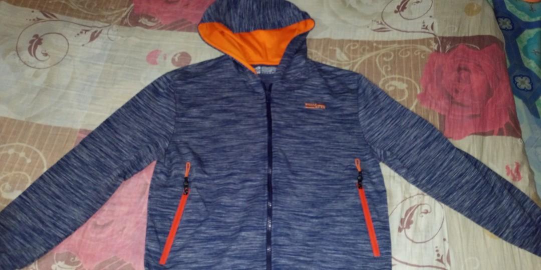Moose Gear kids jacket (Category: Babies & Kids Fashion) located in Quezon City. Submitted by leigh_1083 (Listing ID 1138340186, Image 1). Description: Bagong bili ko lang sa anak ko nung my face to face schooling pa hindi na kasya ngayon kaya for sale na, see pictures for actual measurements... Gud as new Can check upon mit up before paying.