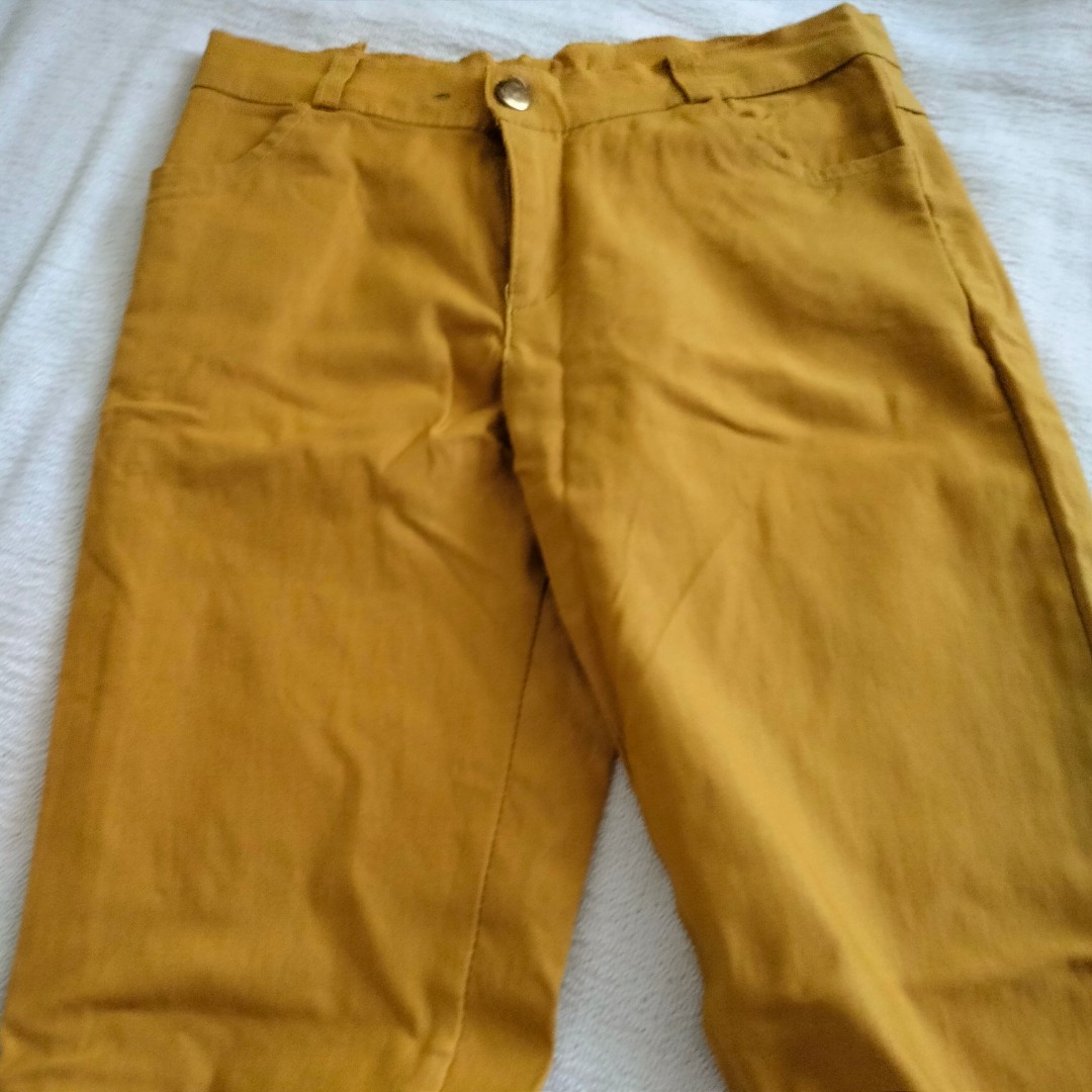 Mustard jeans, Women's Fashion, Bottoms, Jeans on Carousell