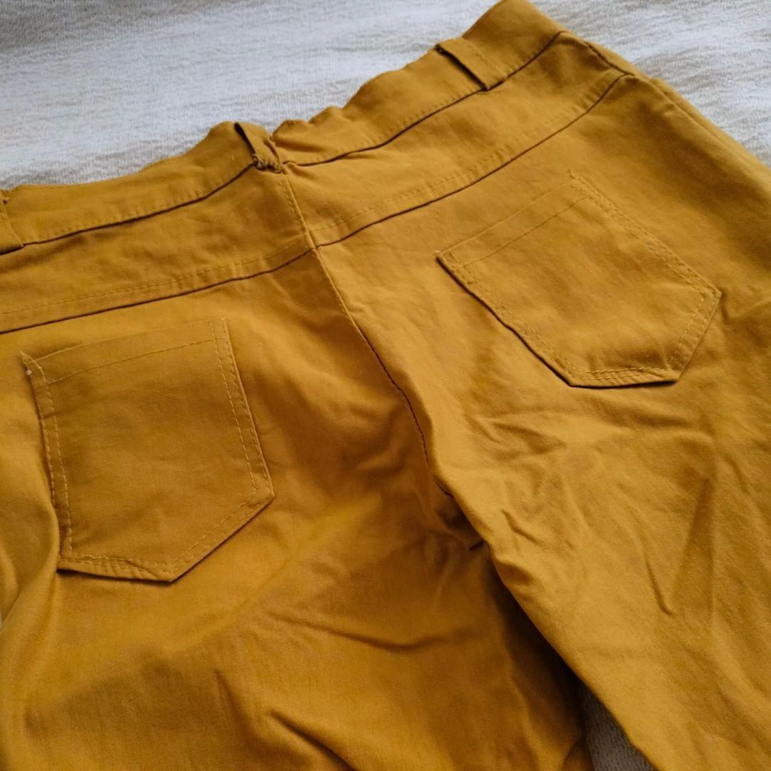 Mustard jeans, Women's Fashion, Bottoms, Jeans on Carousell