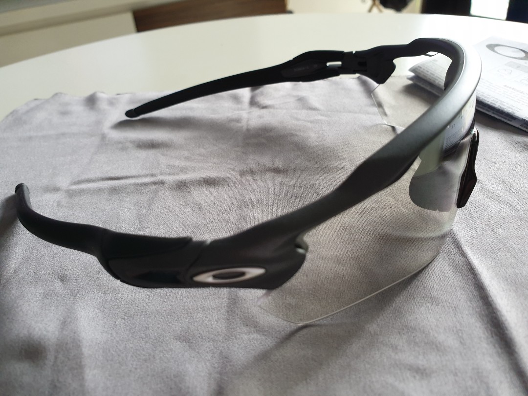 OAKLEY Radar EV Path Photochromic (NEW 