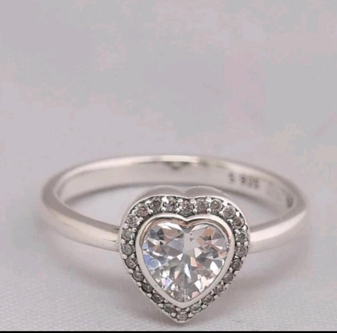 Sale‼️AUTHENTIC PANDORA SPARKLING LOVE 