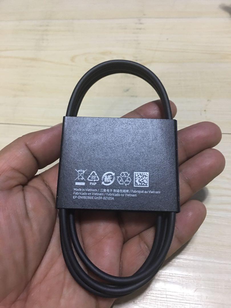 Samsung cable type C to type C (Category: Chargers & Cables) located in Manila. Submitted by sxam0512 (Listing ID 1138136972, Image 1). Description: Samsung cable Type C to type C 1 meter Color black Price: 350 Location: QC Batasan Pick up or delivery OR PM for shopee link Text or viber @ 09302942644 Location: QC Batasan Pick up or delivery Text or viber @ 09302942644.