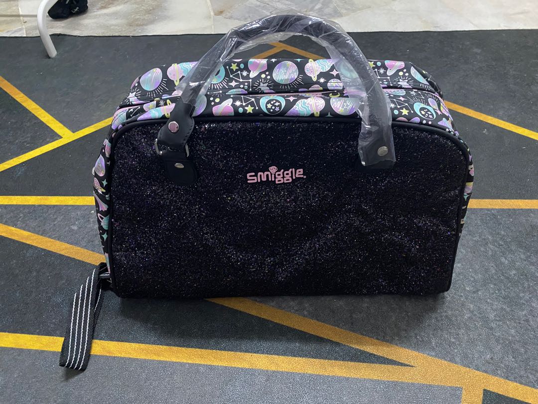 Weekender outlet bag smiggle