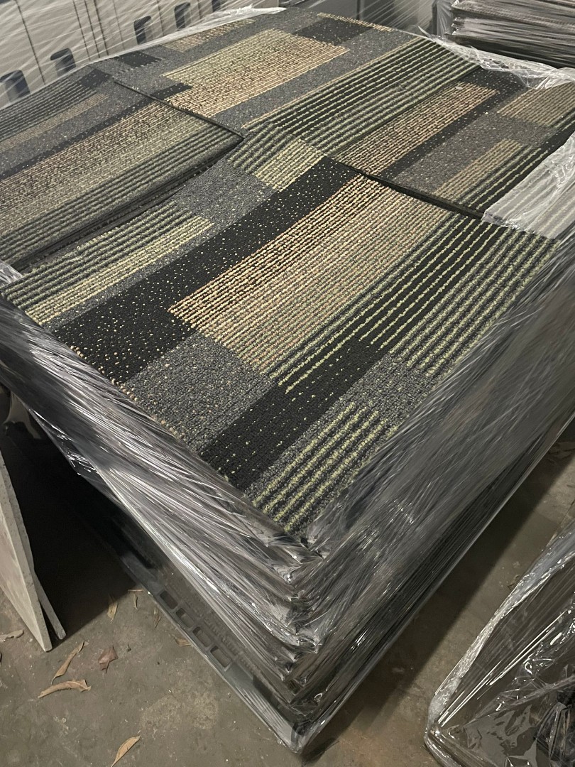 Used Office Commercial Heavy Duty Carpet Tiles 90pc Left, Furniture
