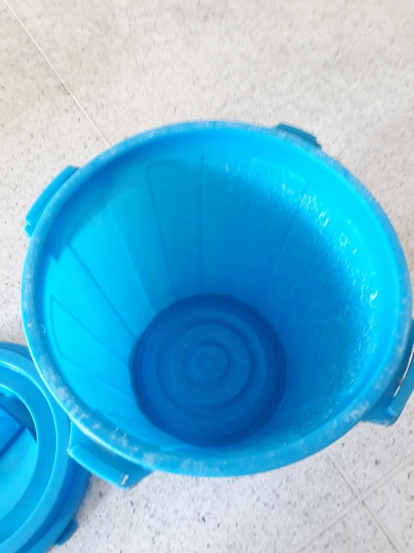 Small old school Vintage blue plastic bucket, Hobbies & Toys