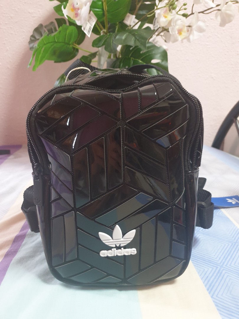 adidas mini back