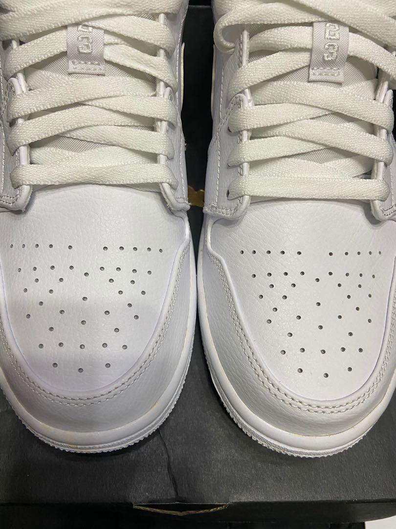 🚨Air Jordan 1 low “Triple White”🚨, Men's Fashion, Footwear