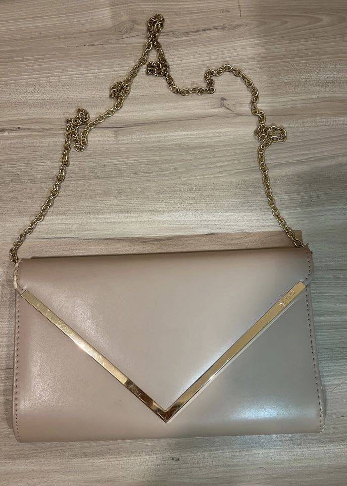 Aldo top nude clutch