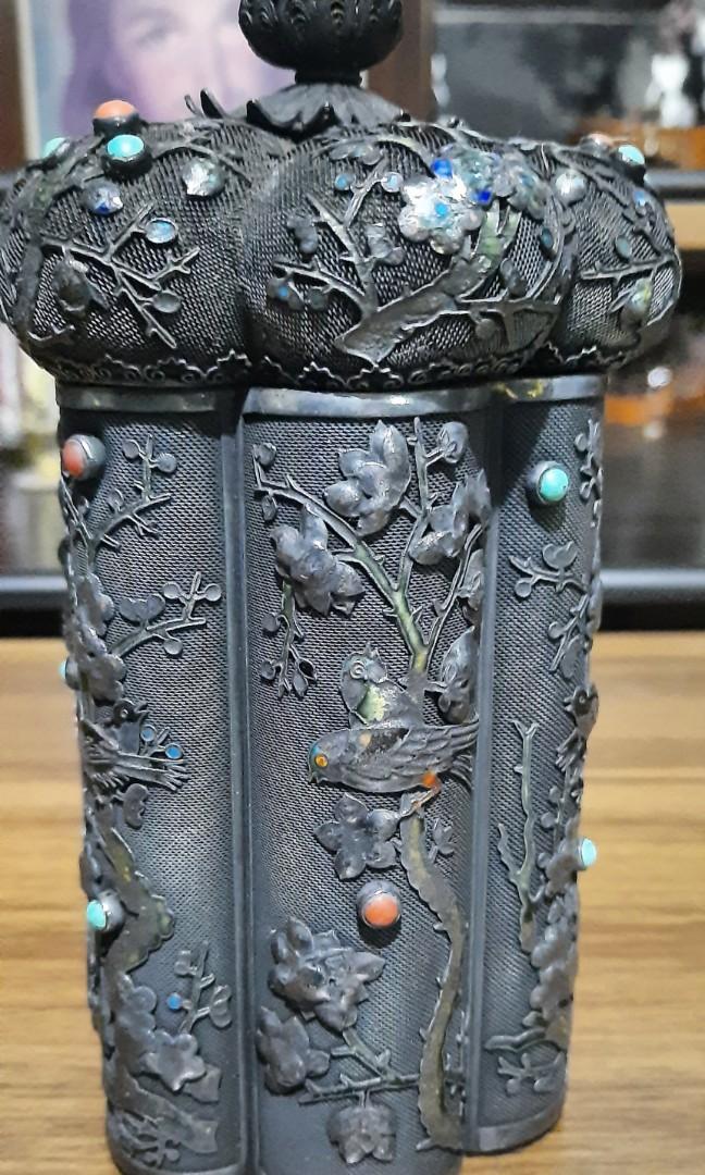 Antique Chinese Filigree Tea Caddy (Category: Other Home Decor) located in Quezon City. Submitted by jnt888 (Listing ID 1138347011, Image 1). Description: Antique Chinese Tea Filigree Tea Caddy This is a great Item for Auction Pm me for more Pics. Serious Buyers Only.