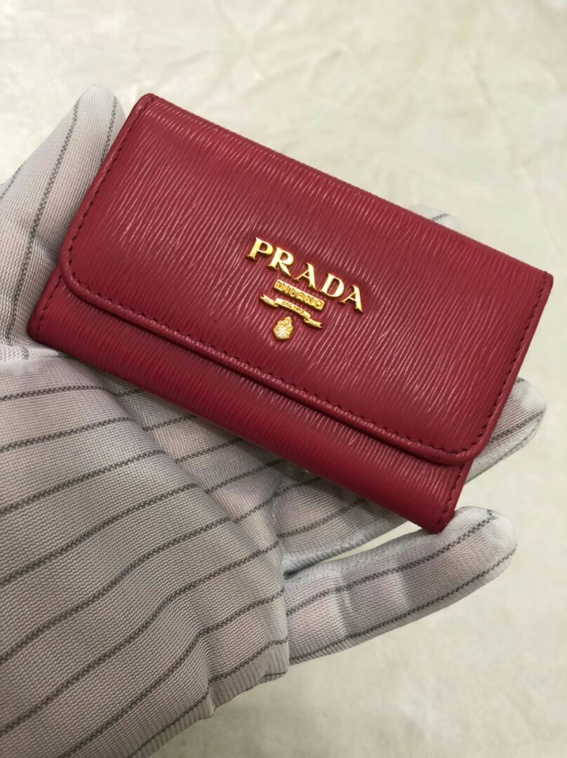 prada key holder