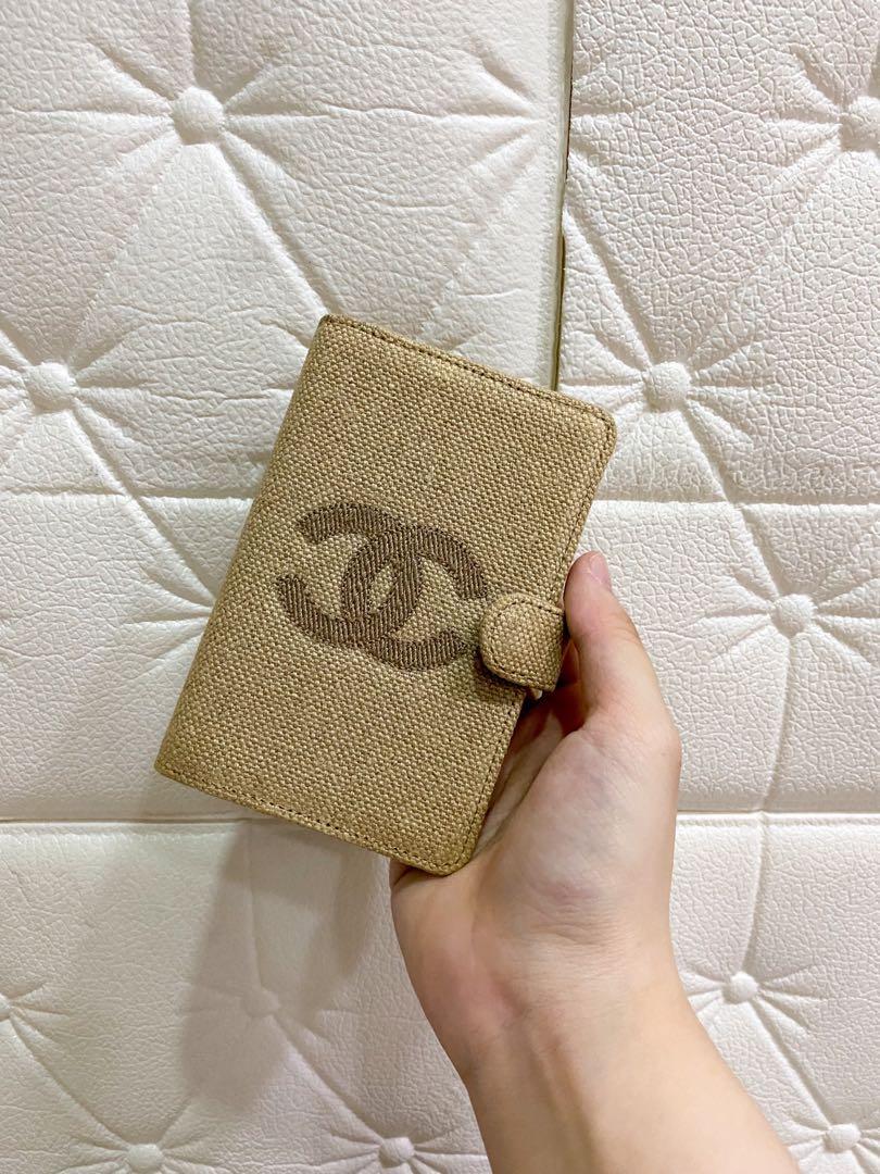 AUTHENTIC Chanel Taupe Denim CC Agenda (Category: Luxury Bags & Wallets) located in Quezon City. Submitted by closetofcoco (Listing ID 1138513052, Image 2). Description: GUARANTEED AUTHENTIC PM FOR INQUIRIES NO LOW BALLING DISCLAIMER: Coco’s Closet is not affiliated or associated with any of the brands featured. All copyrights reserved to the respective original brand holders. .
