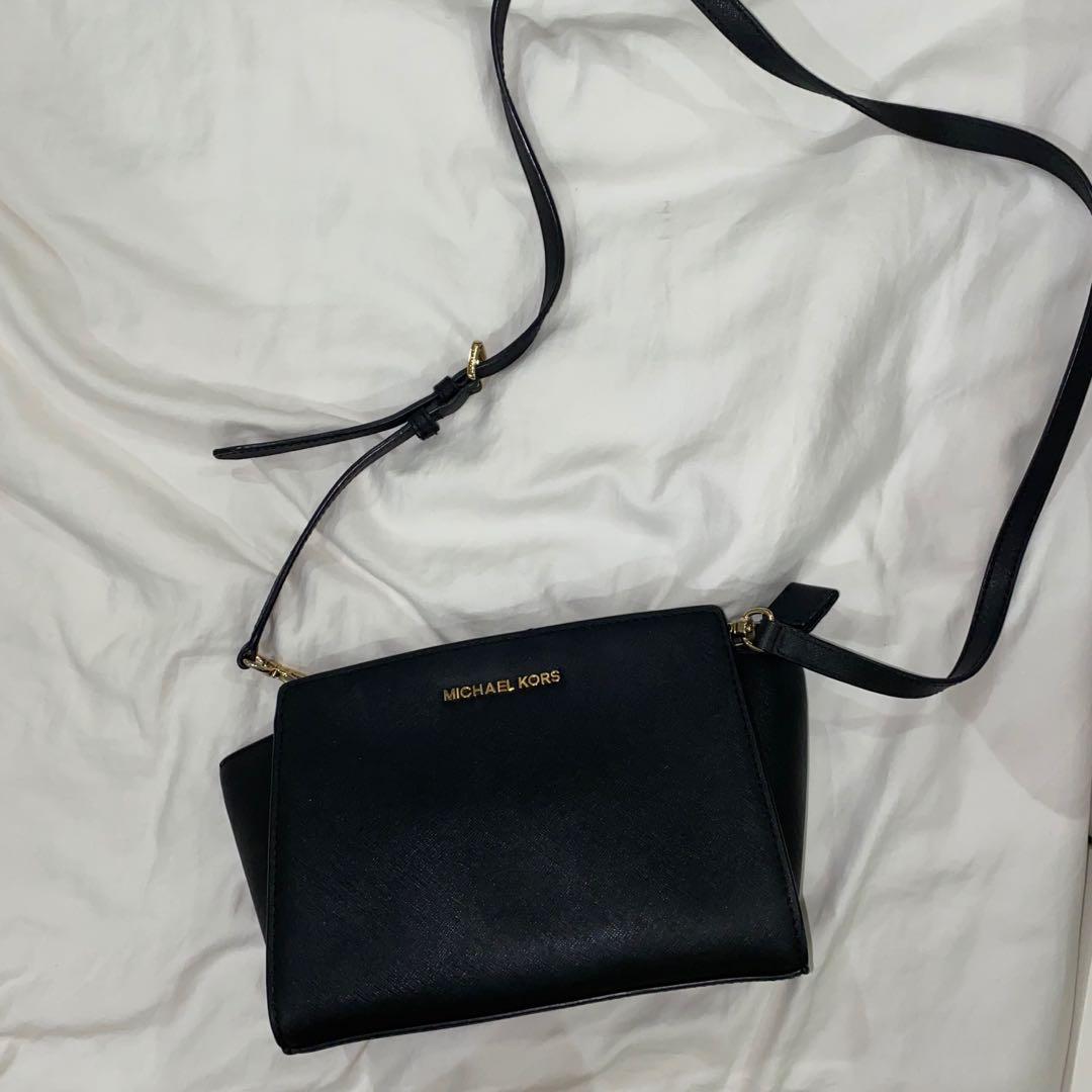 Authentic Michael Kors Black Small Selma Saffiano Leather Crossbody bag,  Women's Fashion, Bags & Wallets, Cross-body Bags on Carousell