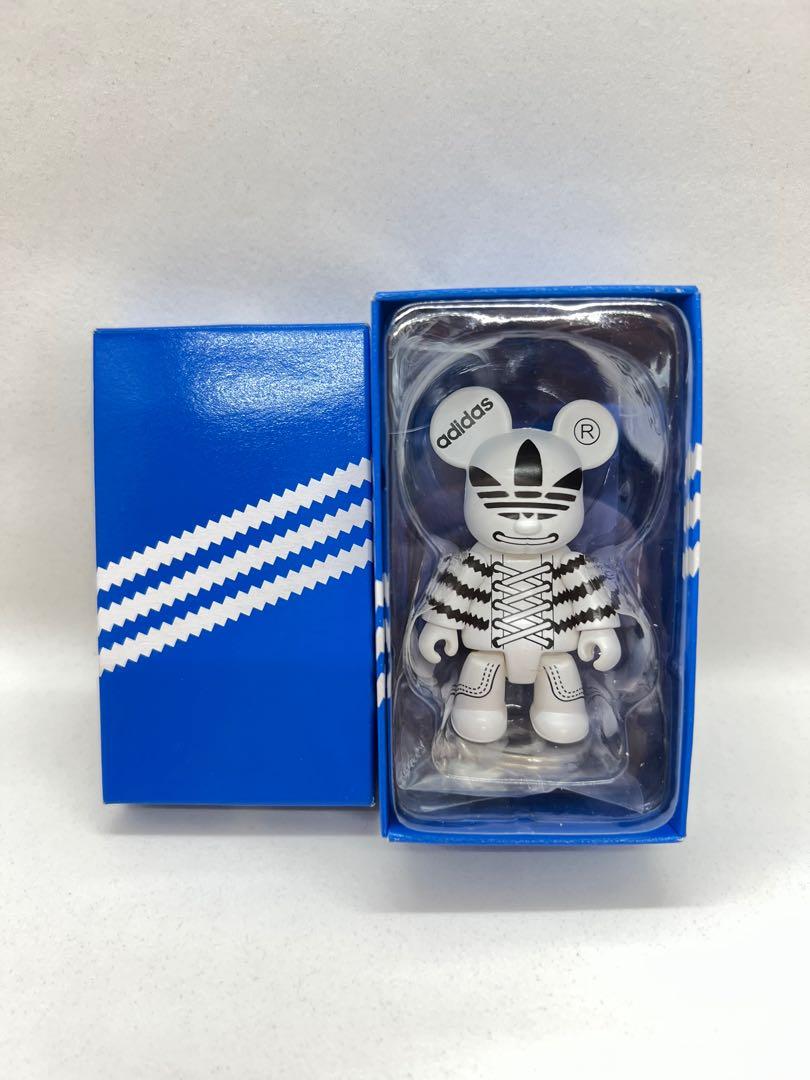 Bearbrick adidas store