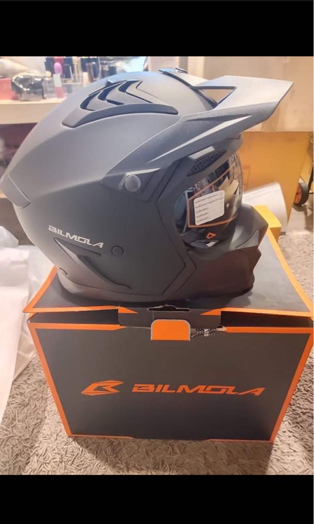 Bimola full face, Motorcycles, Motorcycle Apparel on Carousell