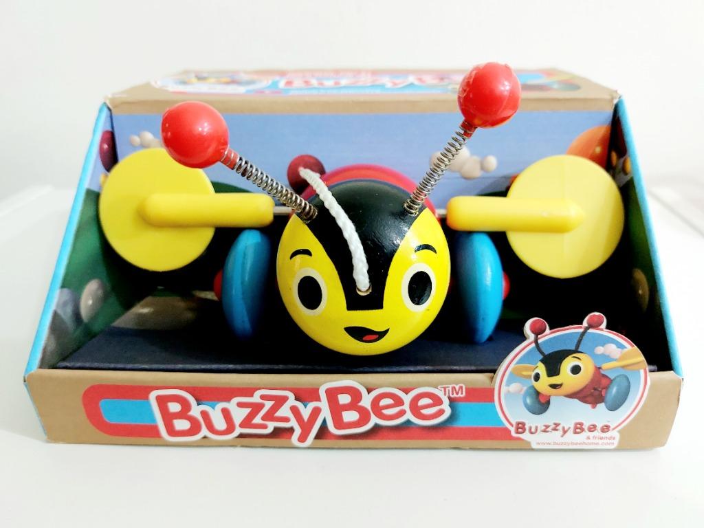 Buzzy Bee USA Wooden Pull Along Toy – The Little Kiwi Co