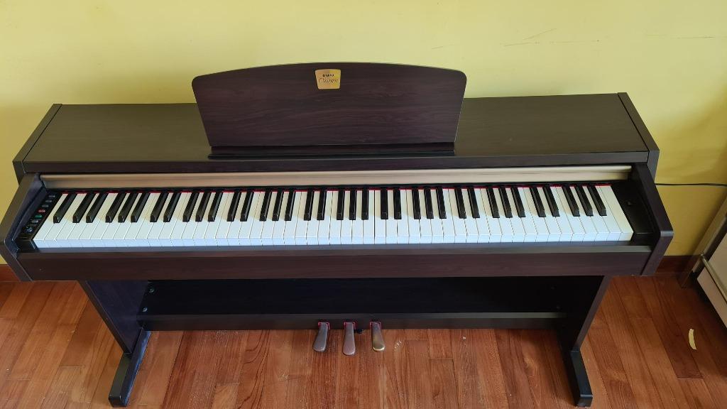 Digital Piano Yamaha Clavinova CLP 220