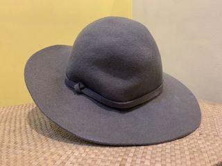 FREE w/purchase: Uniqlo 100% Wool Hat