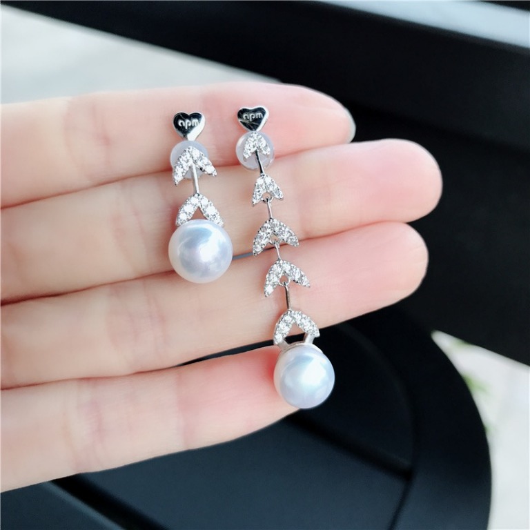 Apm sale pearl earring