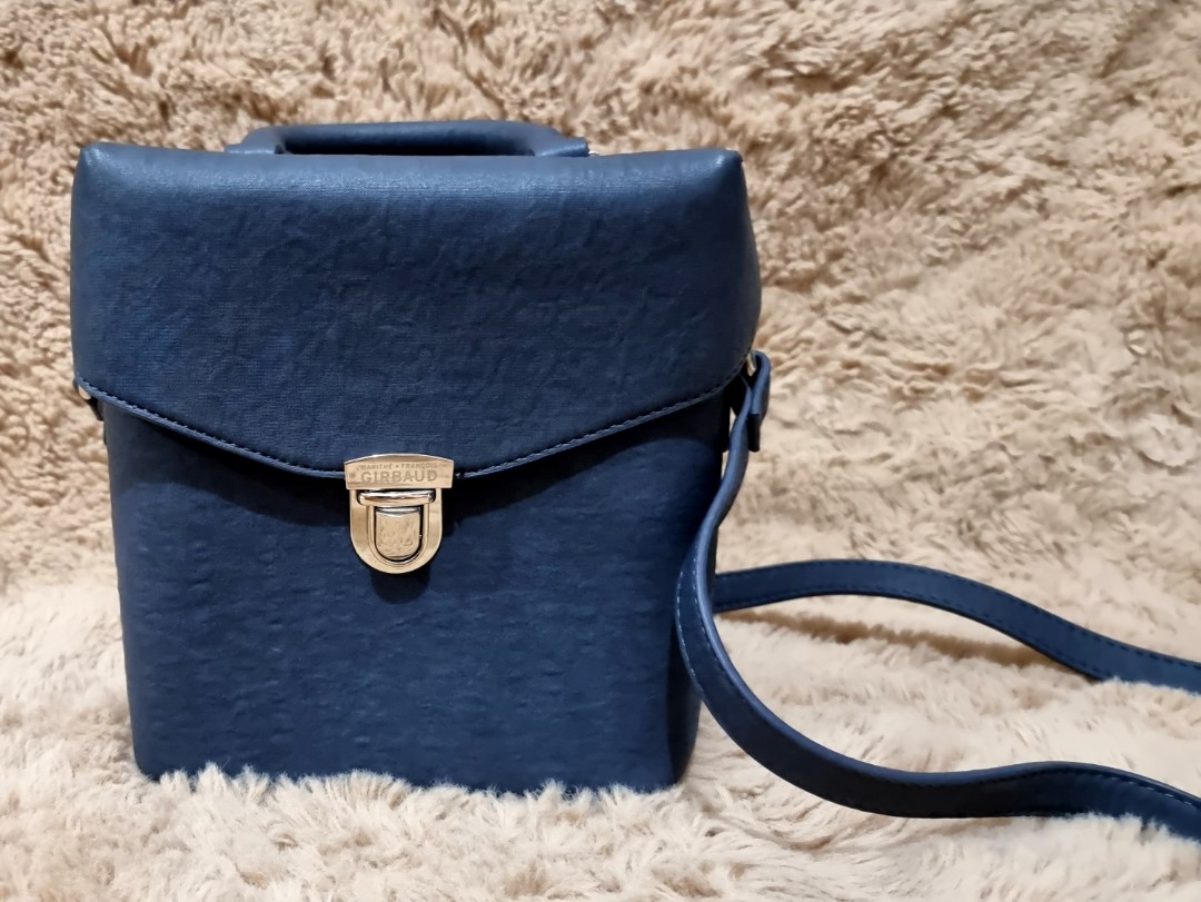 Girbaud Box Bag, Women's Fashion, Bags & Wallets, Crossbody Bags on
