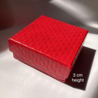 JEWELRY BOX FOR PACKAGING OR STORAGE (HIGH QUALITY MATERIAL, AVAILABLE ON HAND)