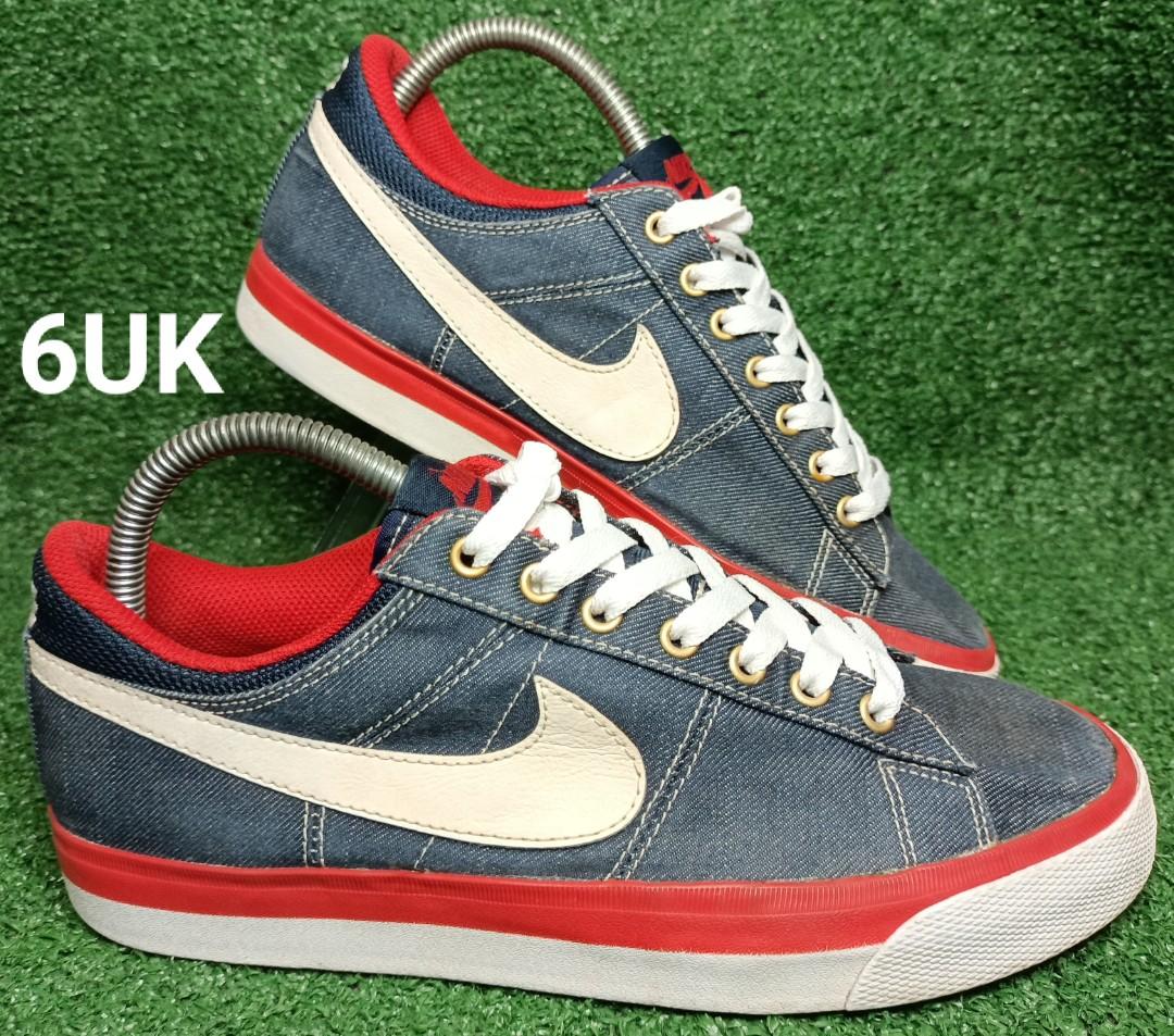 Kasut store nike supreme