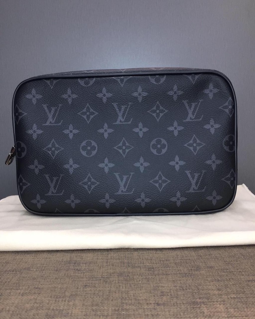 Louis Vuitton Toiletry Bag GM Monogram Eclipse 2021, Barang Mewah, Tas & Dompet di Carousell
