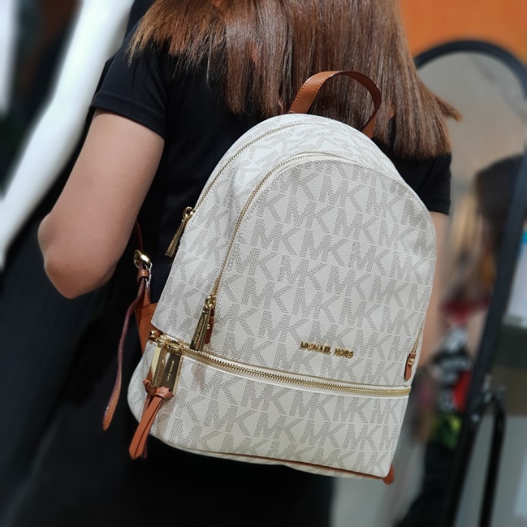 Michael kors rhea hot sale signature backpack