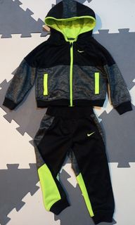 (Category: ) located in . Submitted by queenofbrands (Listing ID 1138390386, Image 1). Description: .