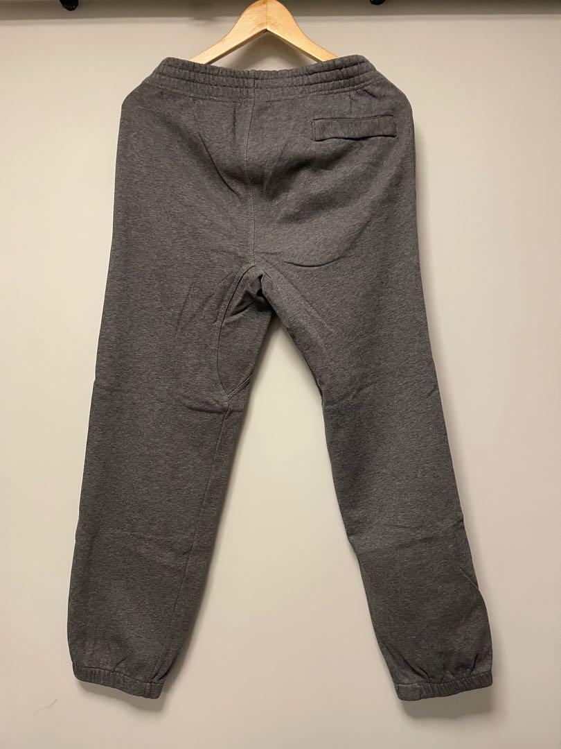Nike Joggers (Size S), 男裝, 褲＆半截裙, 運動褲 Carousell