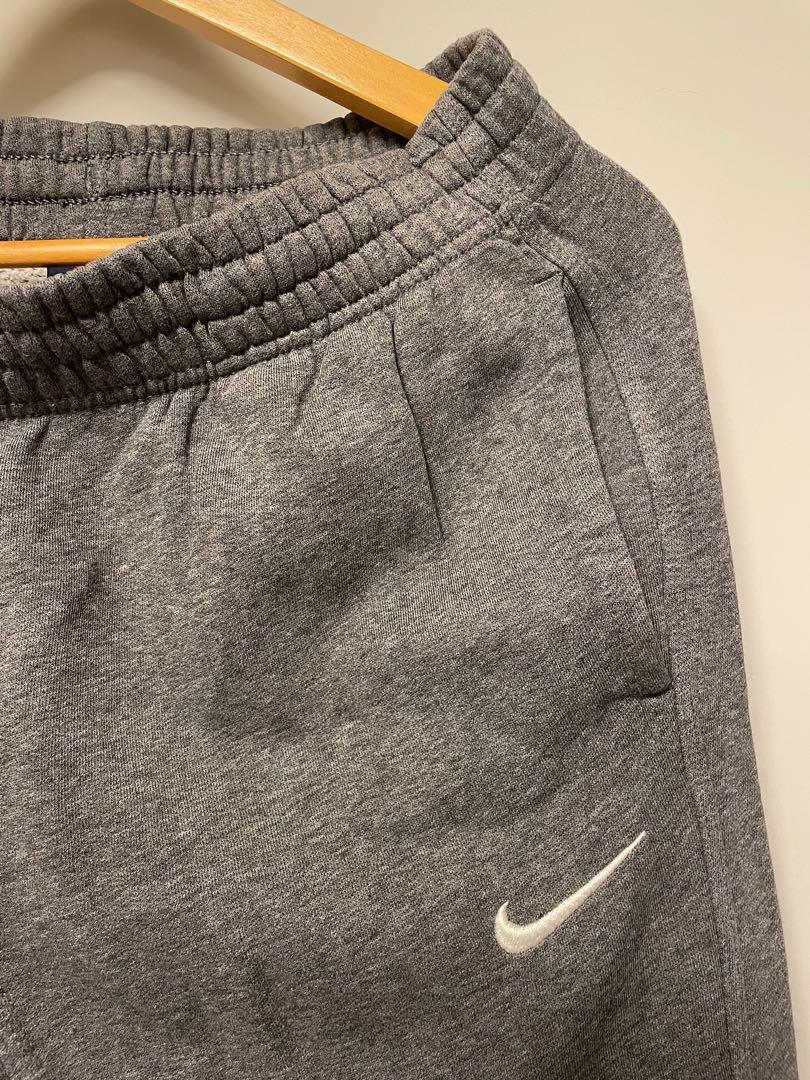 Nike Joggers (Size S), 男裝, 褲＆半截裙, 運動褲 Carousell
