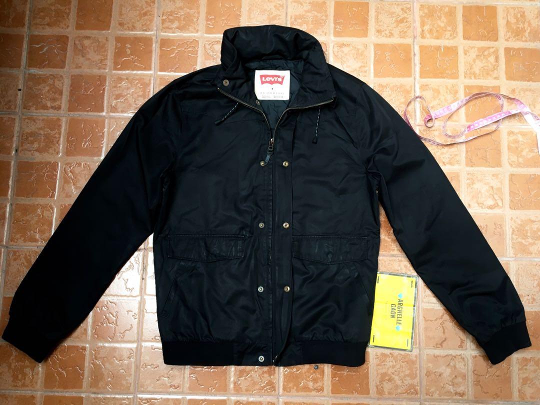 Original Levi's Mont Windbomber Jacket (Free Shipping Fee), Men's Fashion,  Coats, Jackets and Outerwear on Carousell