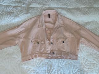 (Category: ) located in . Submitted by preloved_def (Listing ID 1132807960, Image 1). Description: .