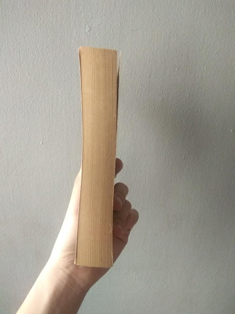 Sharp Objects by Gillian Flynn (Category: Storybooks) located in Quezon City. Submitted by ughffsetx (Listing ID 1138372016, Image 2). Description: trade paperback, used but still in good condition.