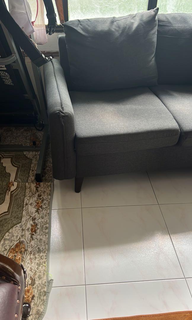 Sofa (Category: Sofas) located in Singapore. Submitted by fordsmax (Listing ID 1138428866, Image 3). Description: Please arrange your own transportation.. Seldom use .. with receipt Bukit panjang .