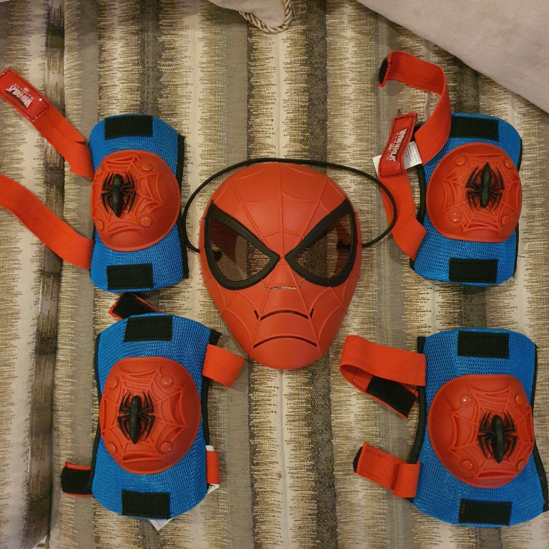 Spiderman Mask, elbow and knee pads, Hobbies & Toys, Toys & Games on