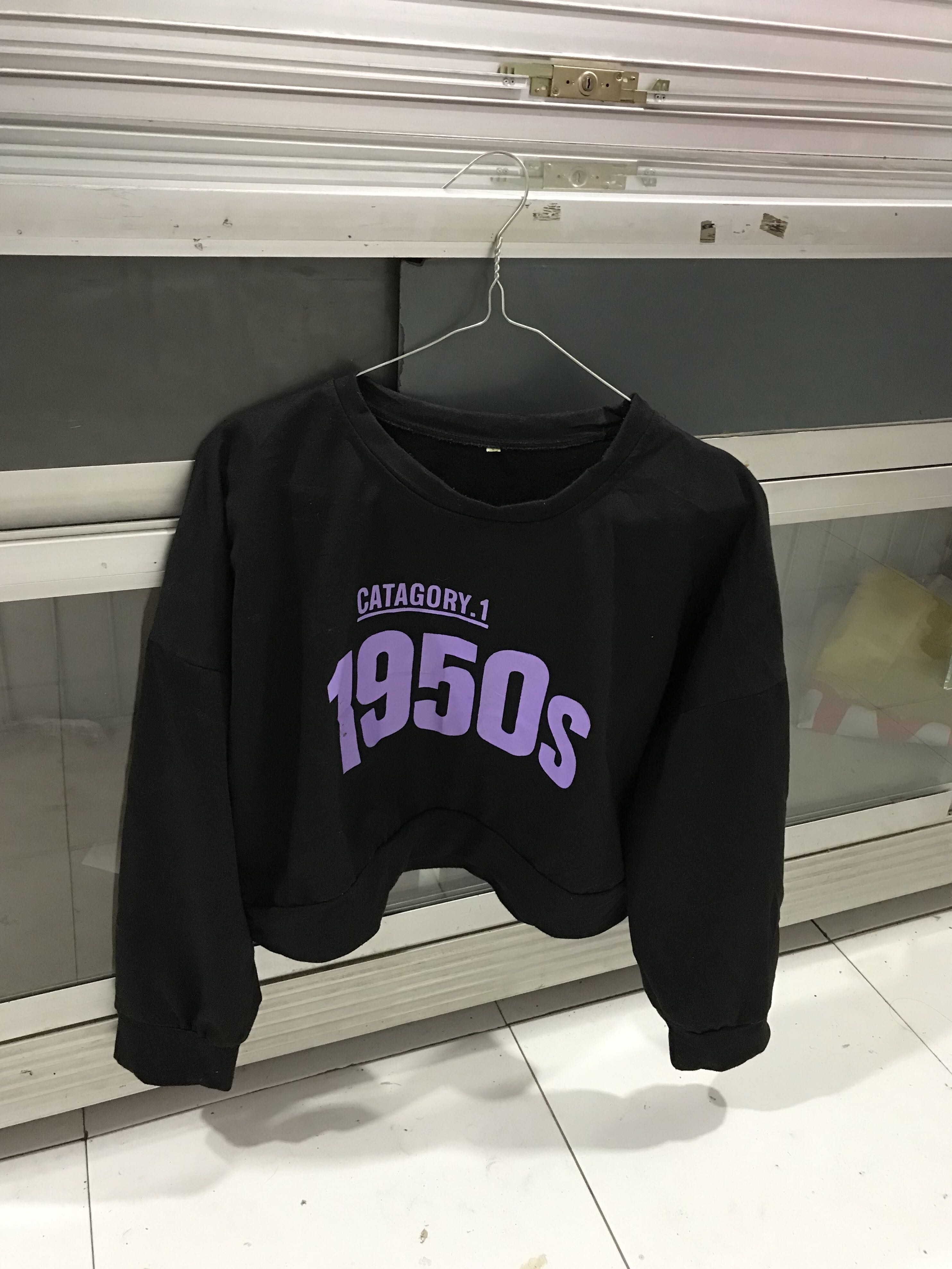 Baju sweater crop shop