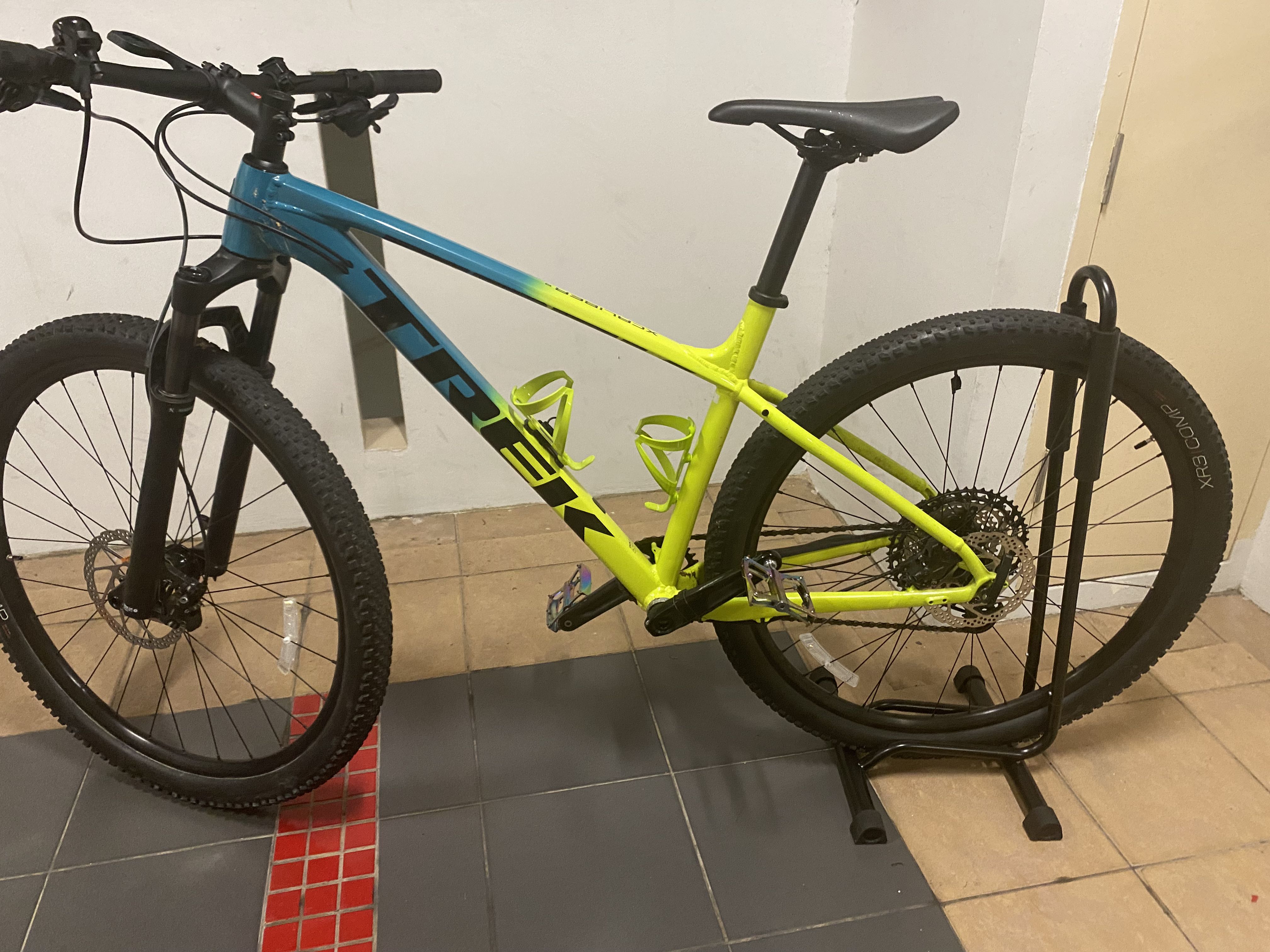 Trek clearance calibre 9