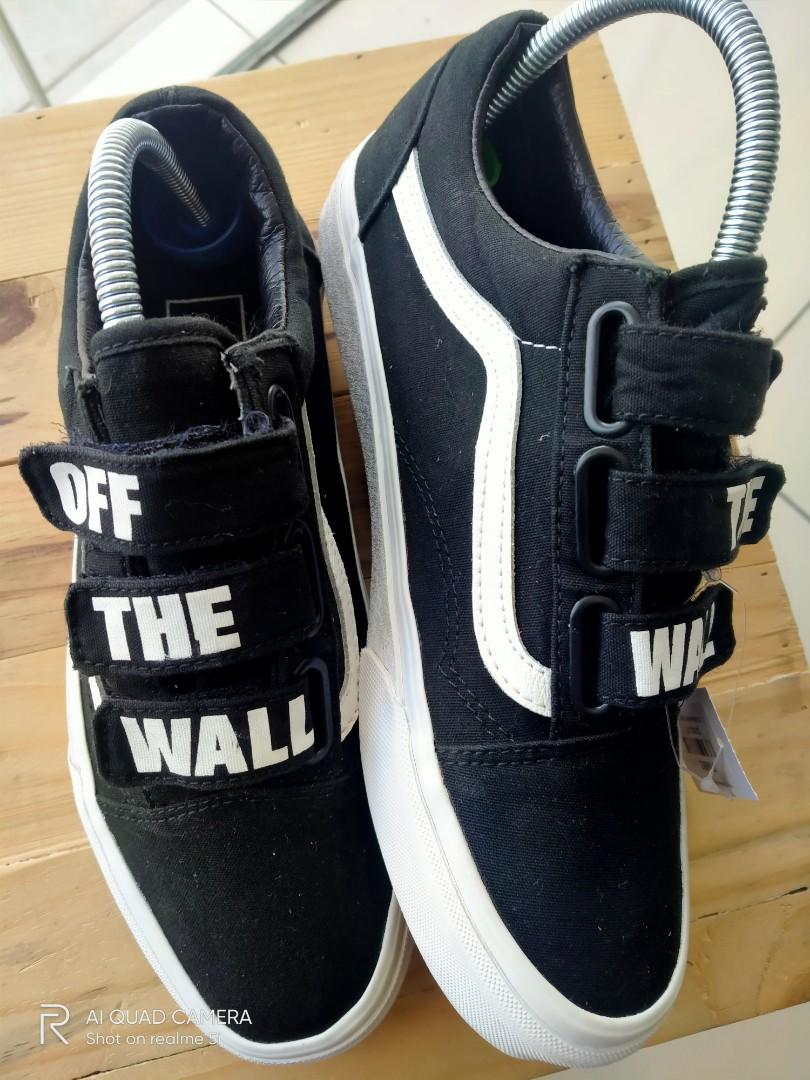 Velcro off the wall vans store