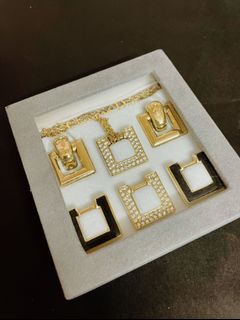（分類：）位於 。 由 CelectVintage 提交（商品編號 1138401284，圖片 1）。簡介： 。
